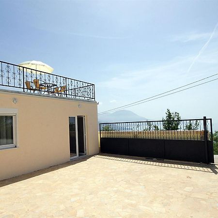 Apartments Oktopus Сутоморе Екстериор снимка