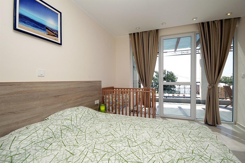 Apartments Oktopus Сутоморе Екстериор снимка