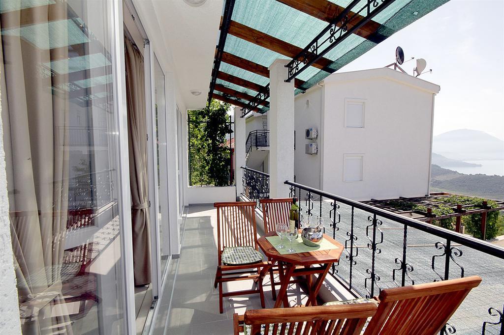 Apartments Oktopus Сутоморе Екстериор снимка